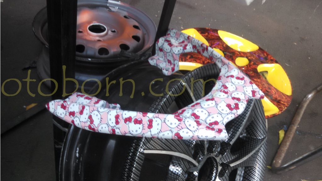 Ganti Motif Pakai Teknik Water Film, Mudah Namun Hasil 