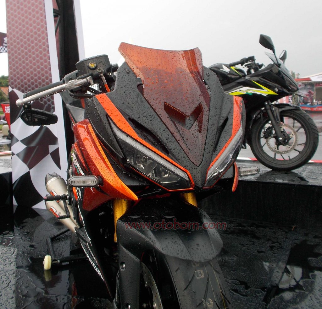 Modifikasi Skotlet Motor Cbr 150r Tahun 2015 Warna Merah Arena