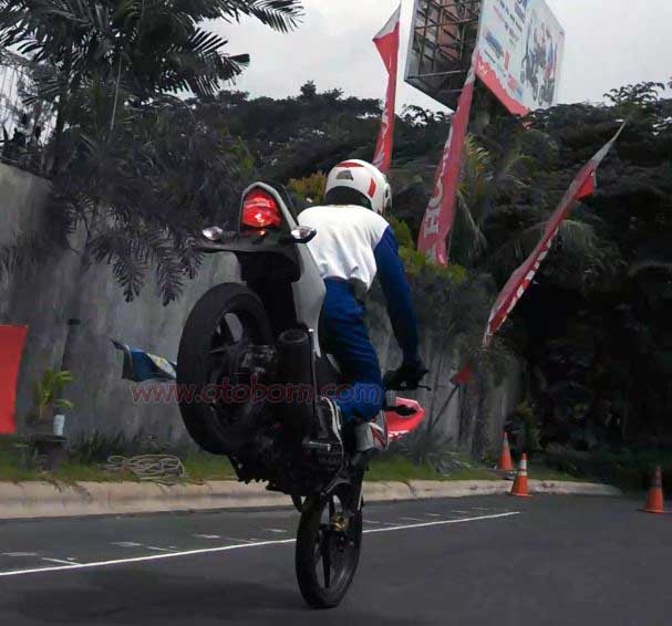 Teknik Pengereman Ideal Pada Sepeda Motor Roda Dua | IT'S A PASSION